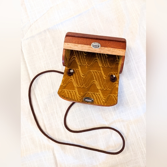 Mini Wooden Purse - Picture 2 of 2